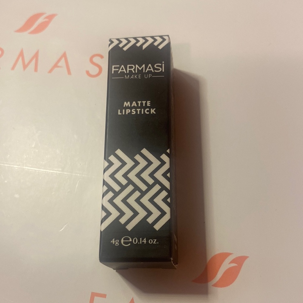 Farmasi shade is barely nude